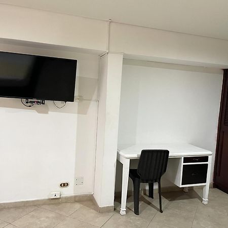 Hotel Prince Plaza Меделин Екстериор снимка