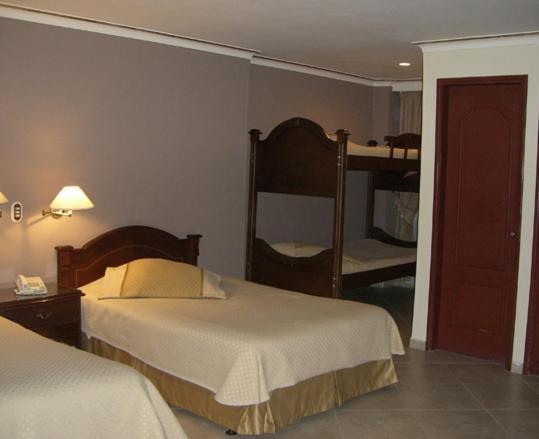 Hotel Prince Plaza Меделин Стая снимка