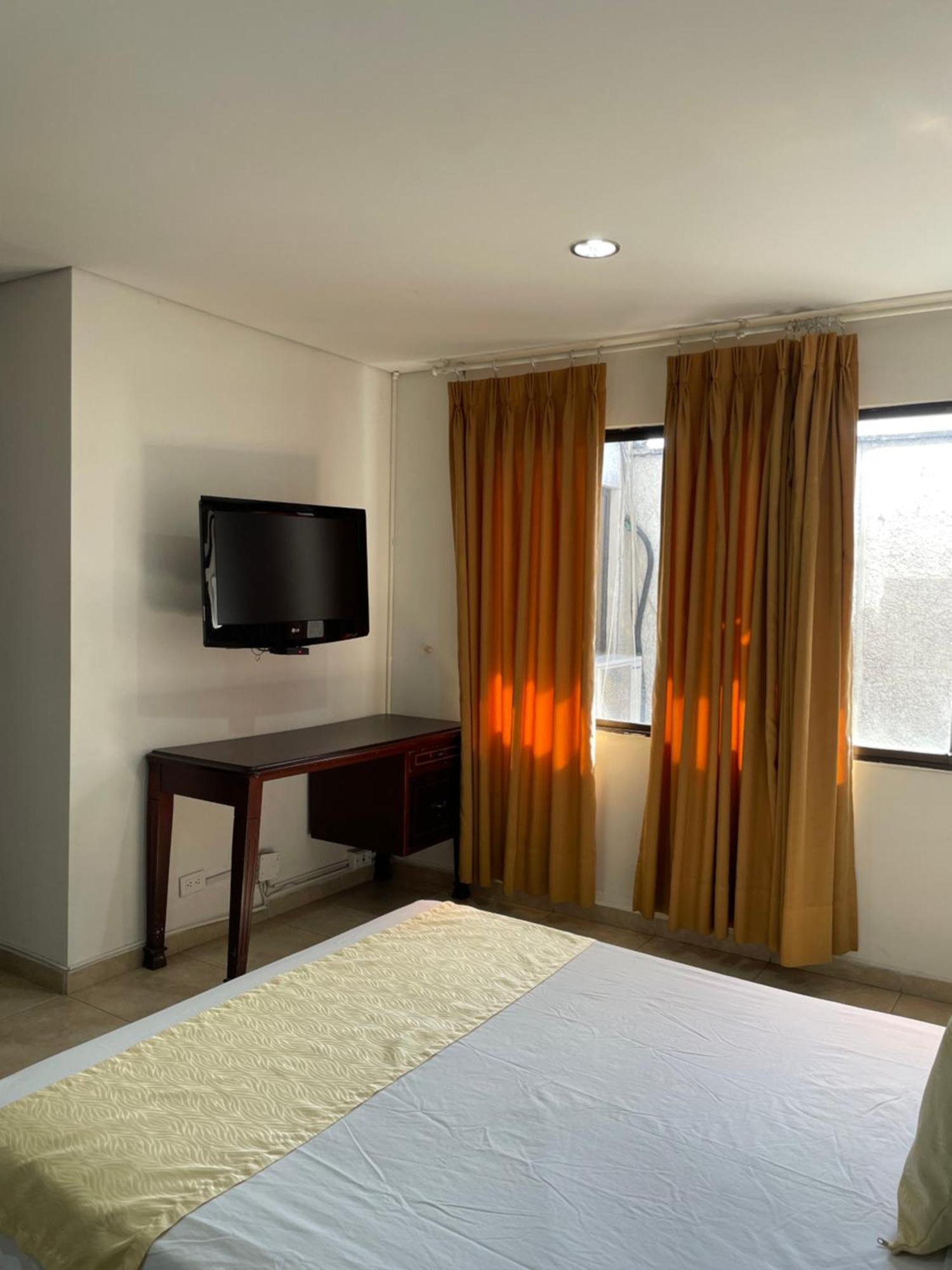 Hotel Prince Plaza Меделин Екстериор снимка