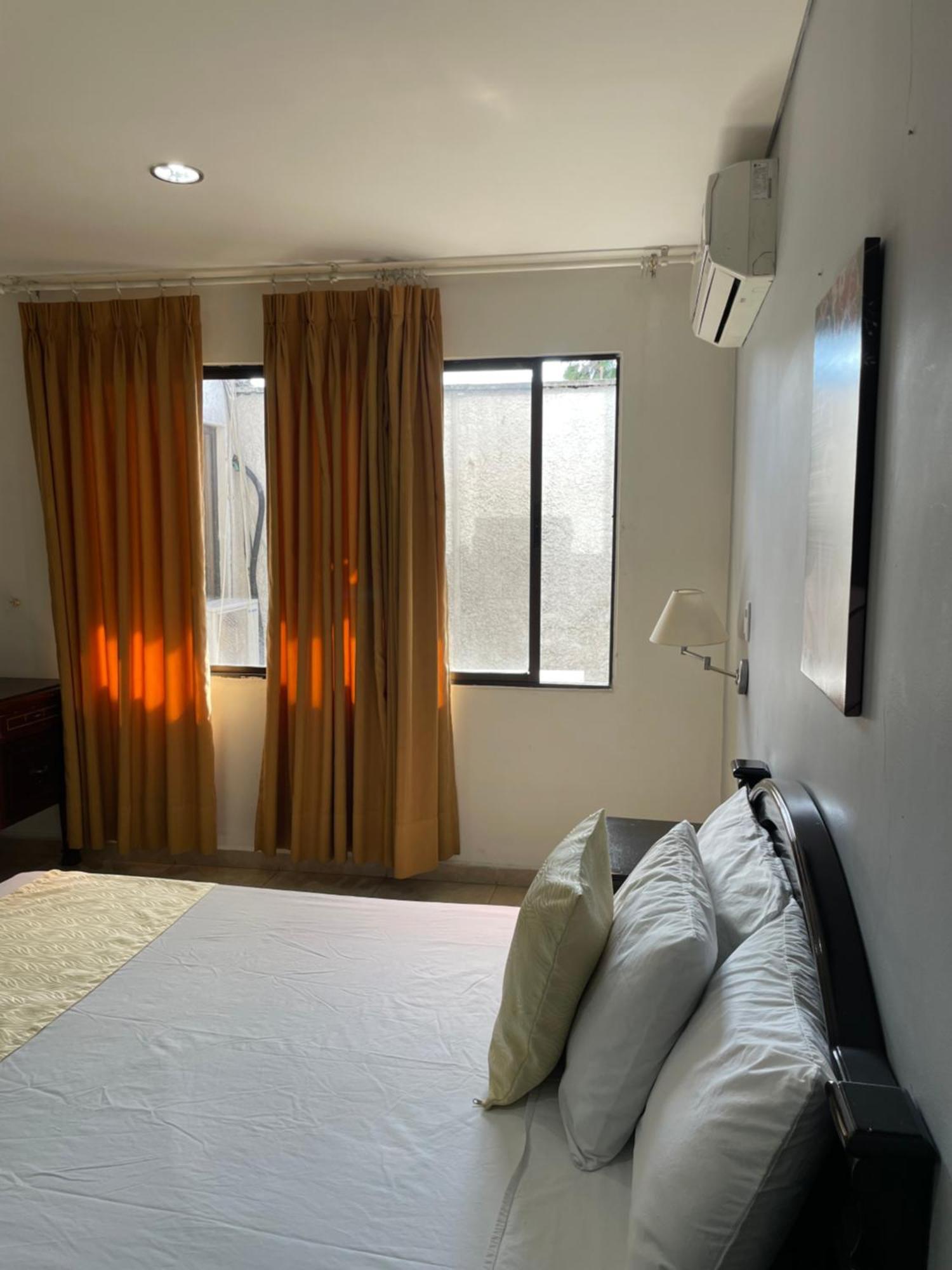 Hotel Prince Plaza Меделин Екстериор снимка