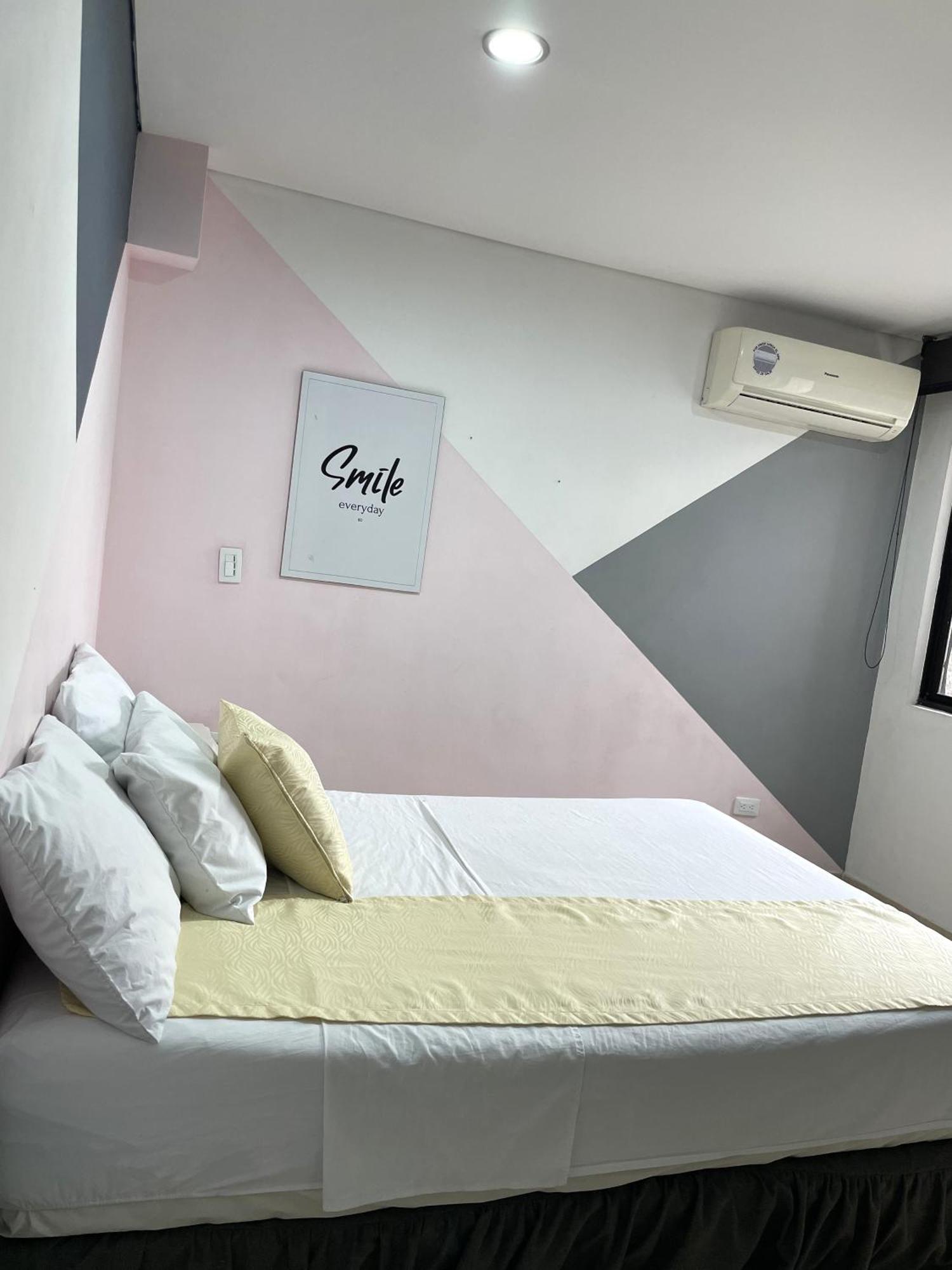Hotel Prince Plaza Меделин Екстериор снимка