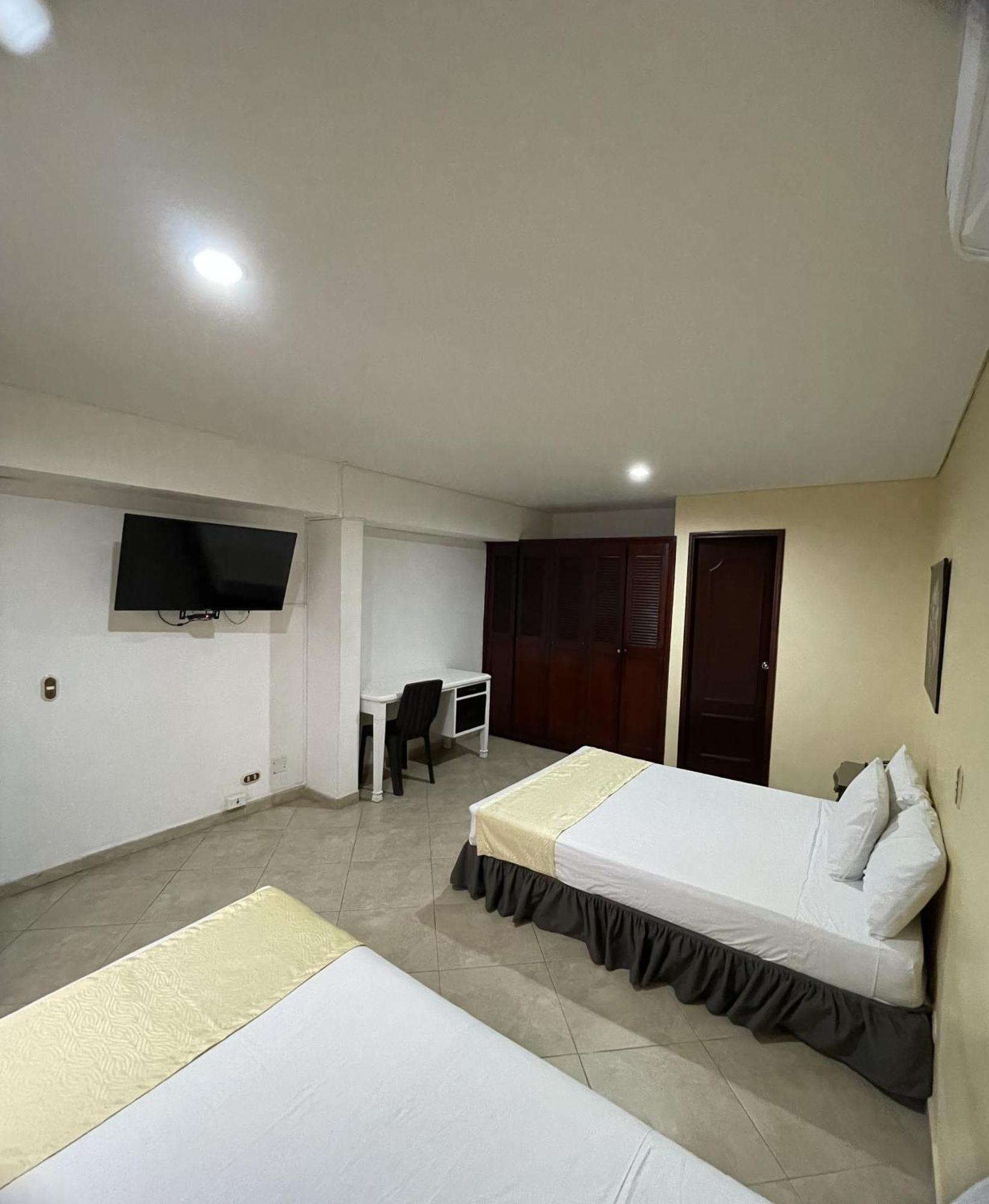 Hotel Prince Plaza Меделин Екстериор снимка
