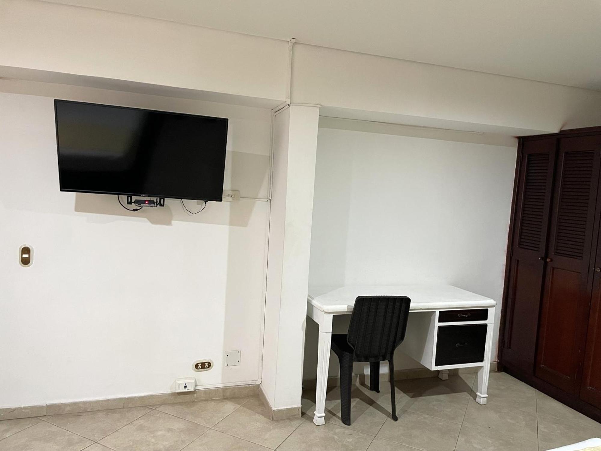 Hotel Prince Plaza Меделин Екстериор снимка