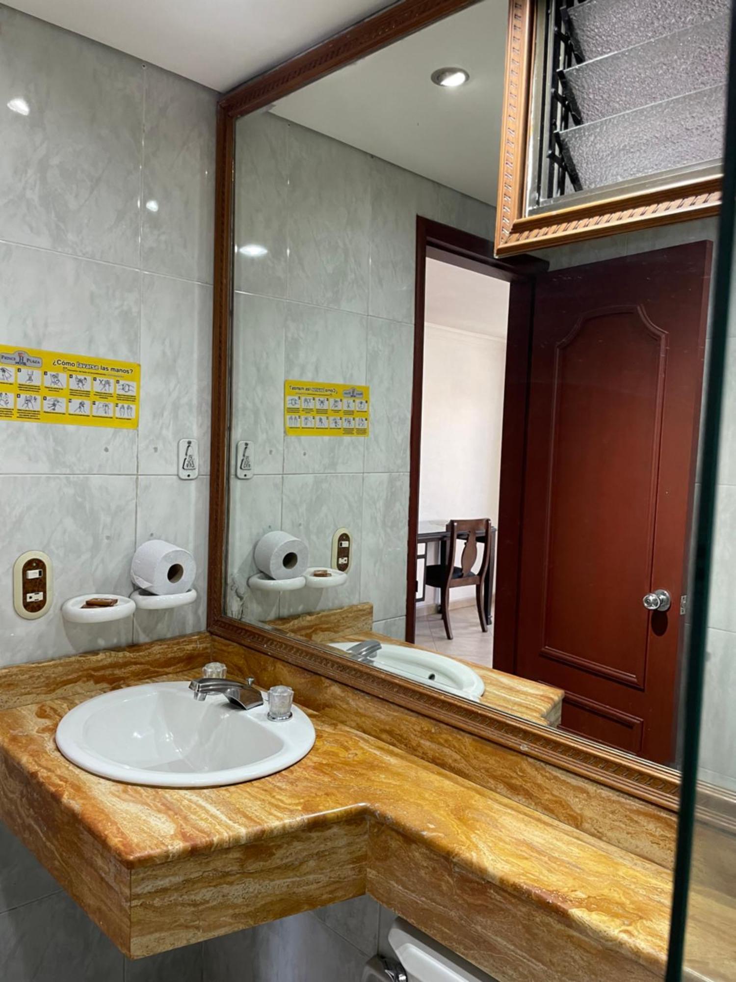 Hotel Prince Plaza Меделин Екстериор снимка