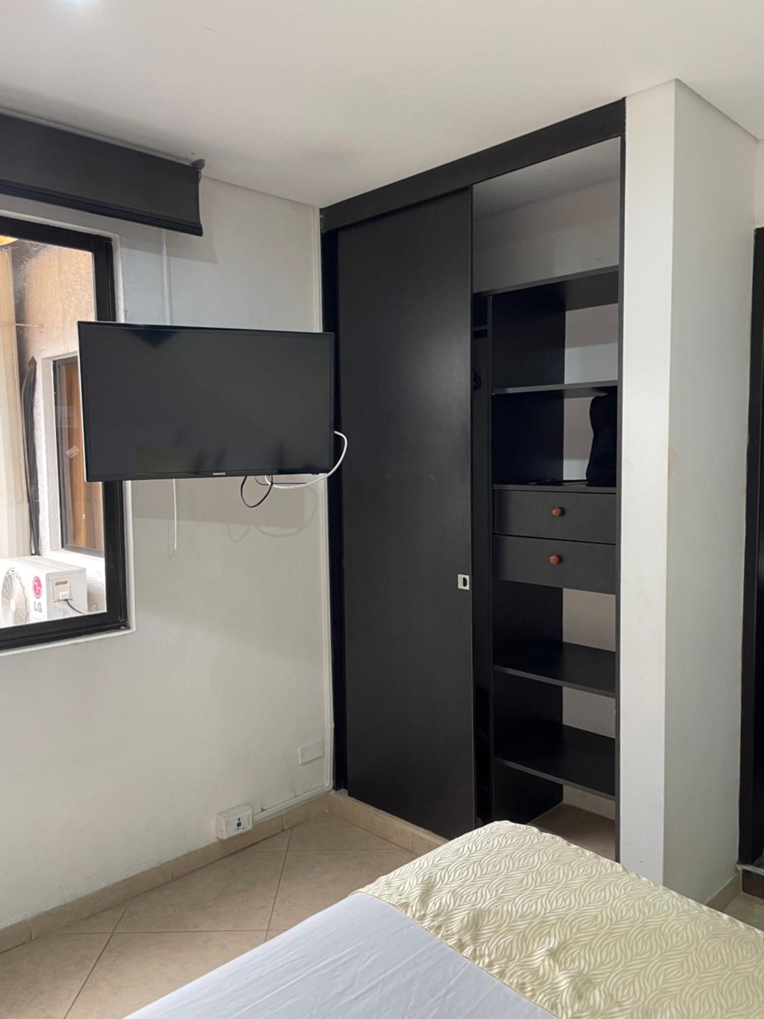 Hotel Prince Plaza Меделин Екстериор снимка
