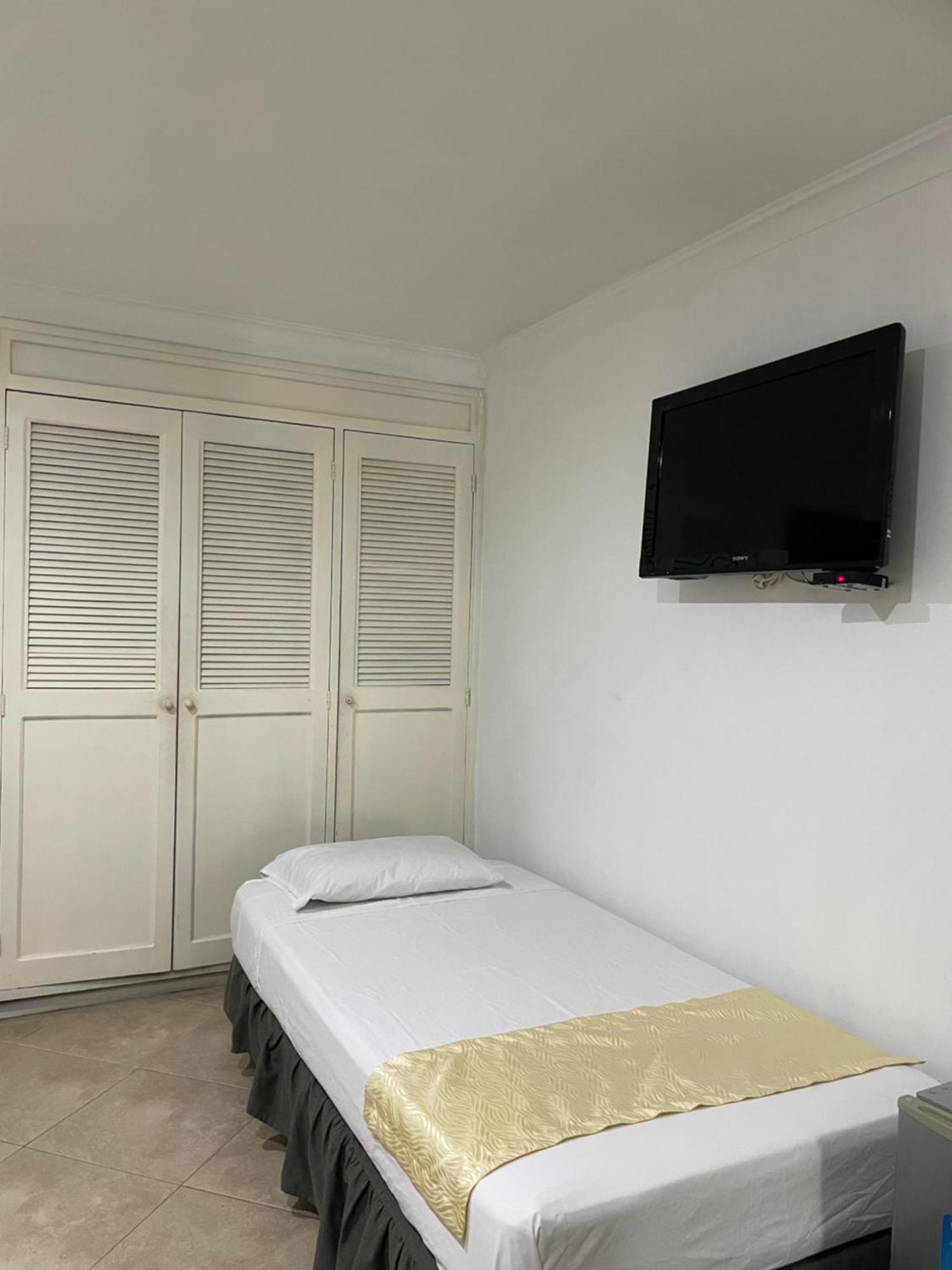 Hotel Prince Plaza Меделин Екстериор снимка