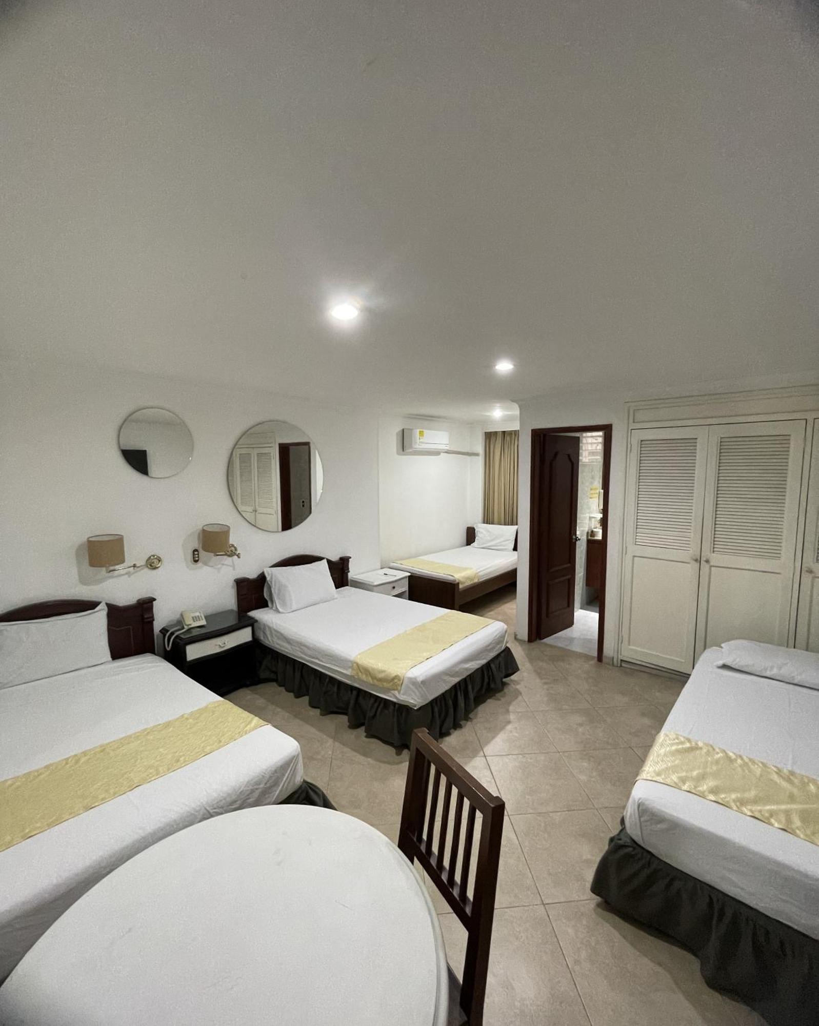 Hotel Prince Plaza Меделин Екстериор снимка