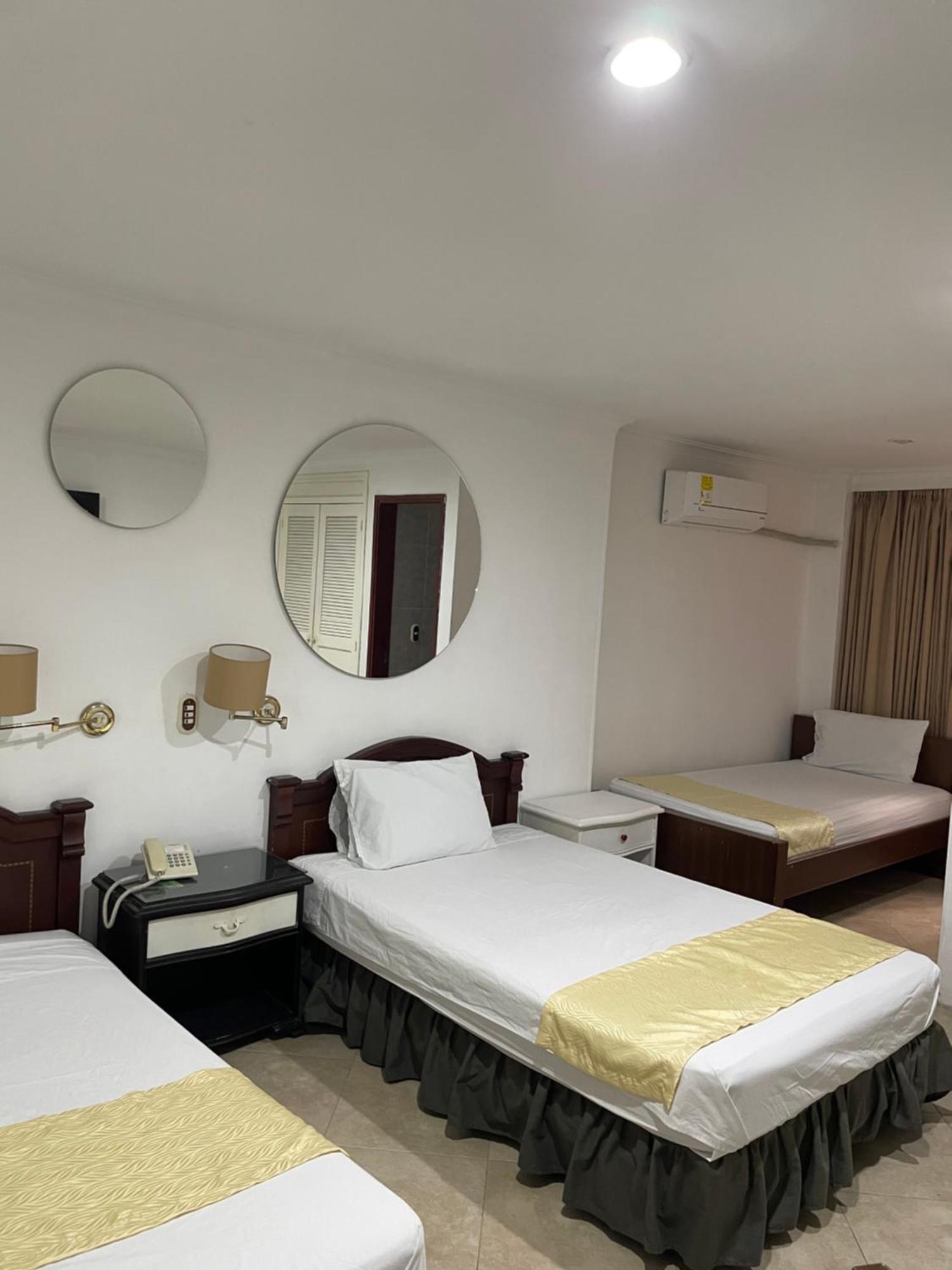 Hotel Prince Plaza Меделин Екстериор снимка