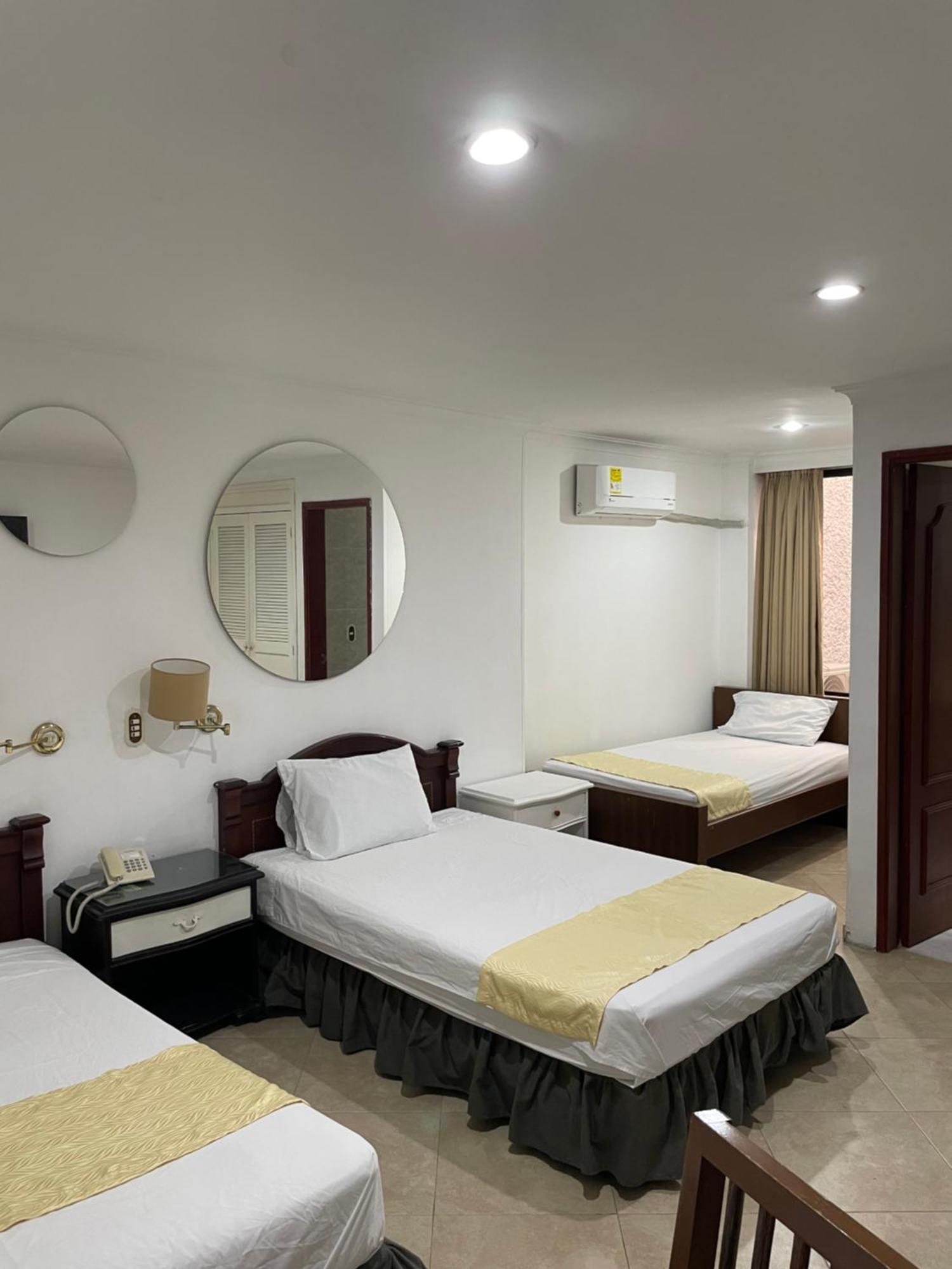 Hotel Prince Plaza Меделин Екстериор снимка