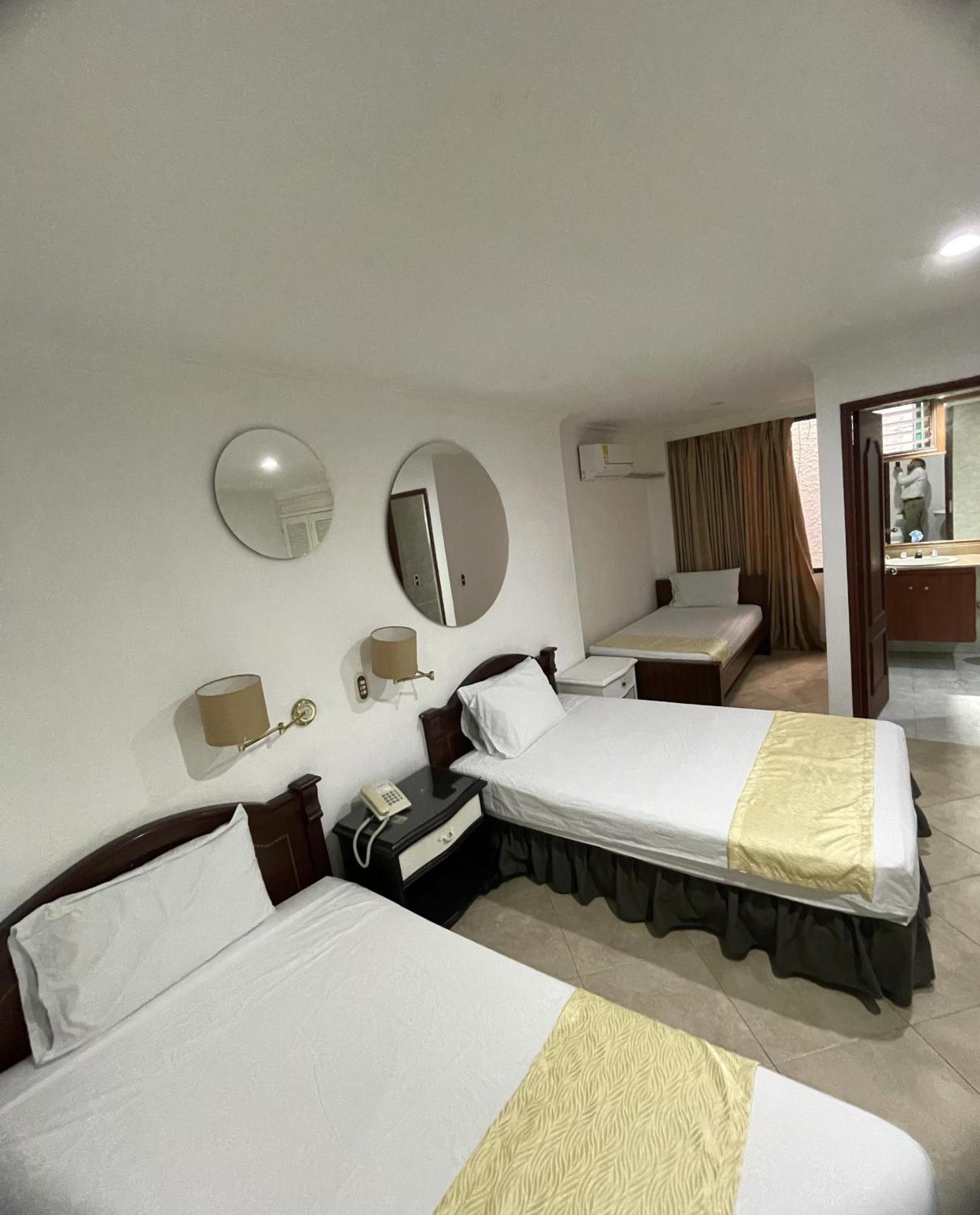 Hotel Prince Plaza Меделин Екстериор снимка