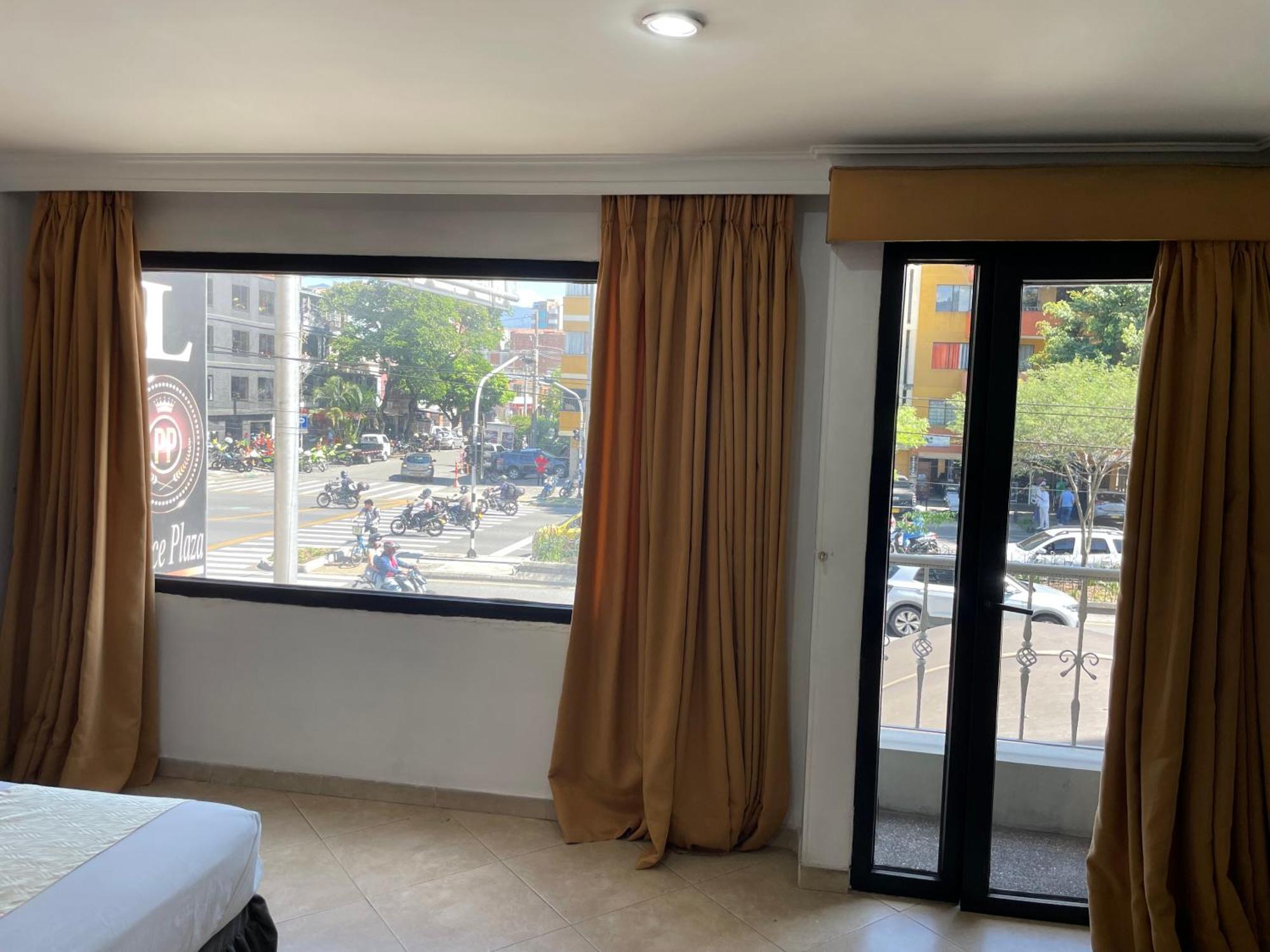 Hotel Prince Plaza Меделин Екстериор снимка