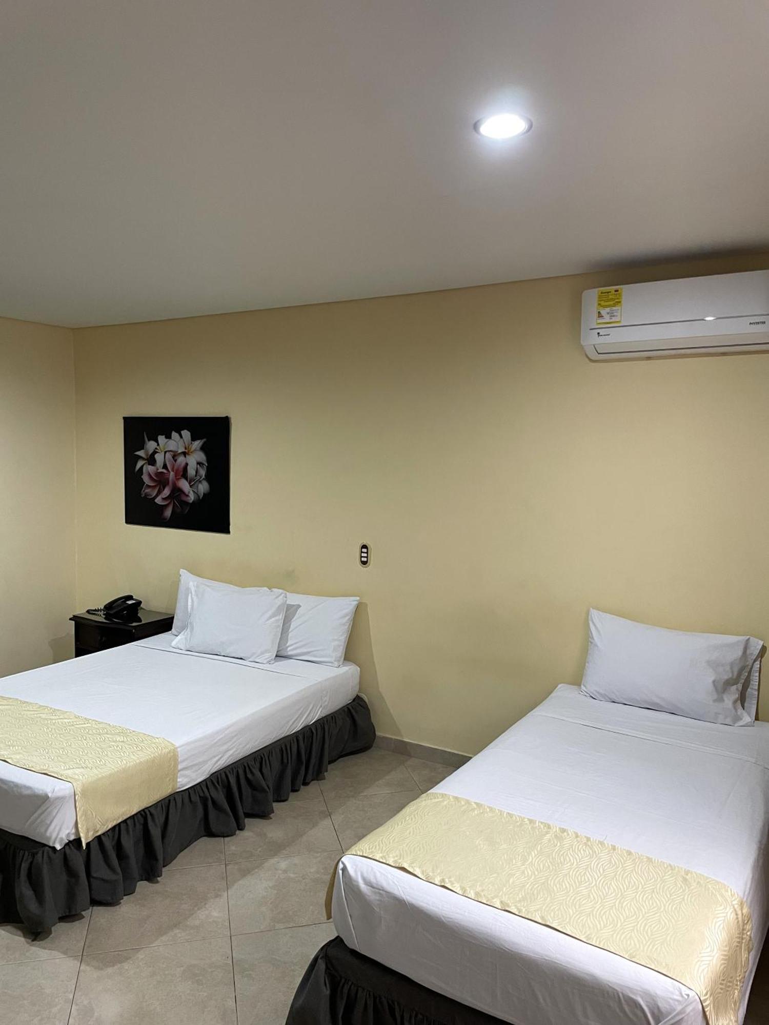 Hotel Prince Plaza Меделин Екстериор снимка