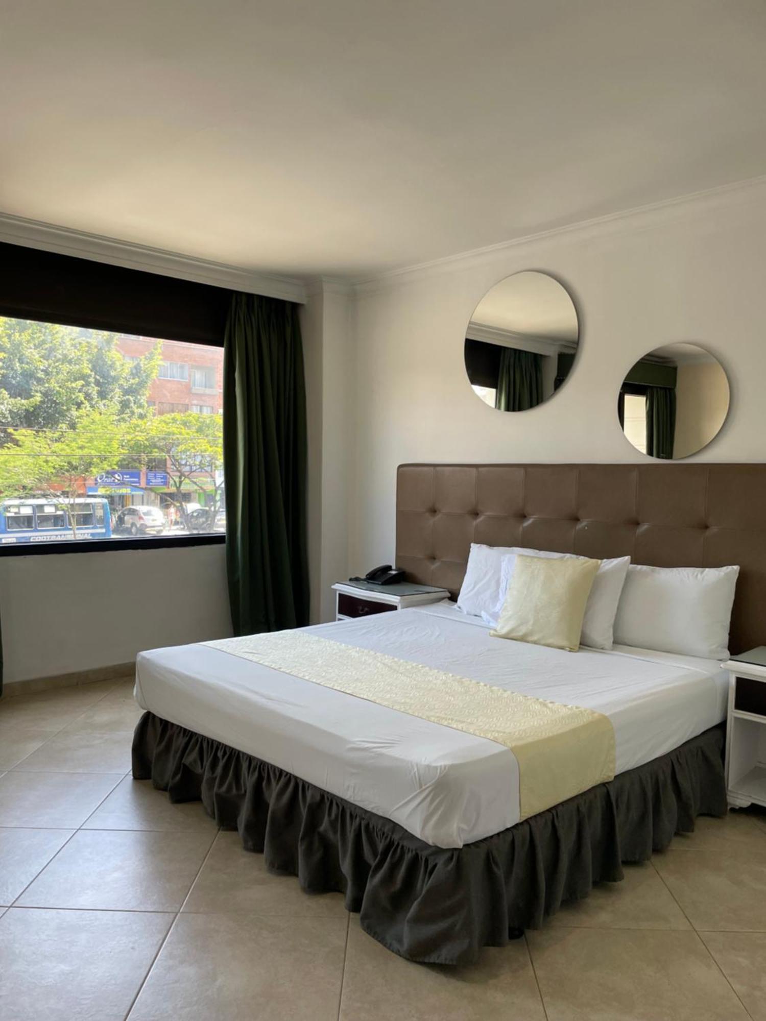 Hotel Prince Plaza Меделин Екстериор снимка